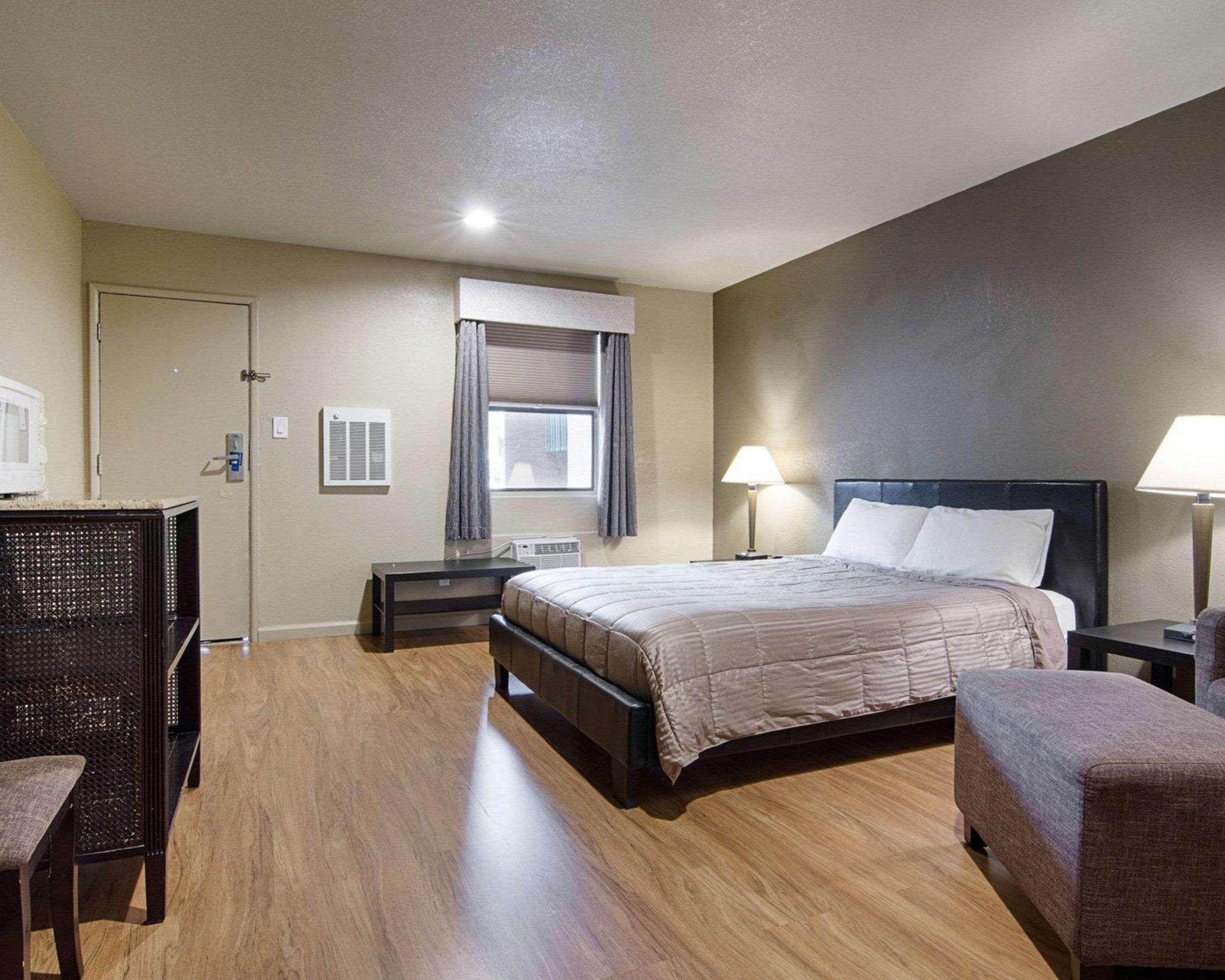 Rodeway Inn Flagstaff East Route 66 Ngoại thất bức ảnh